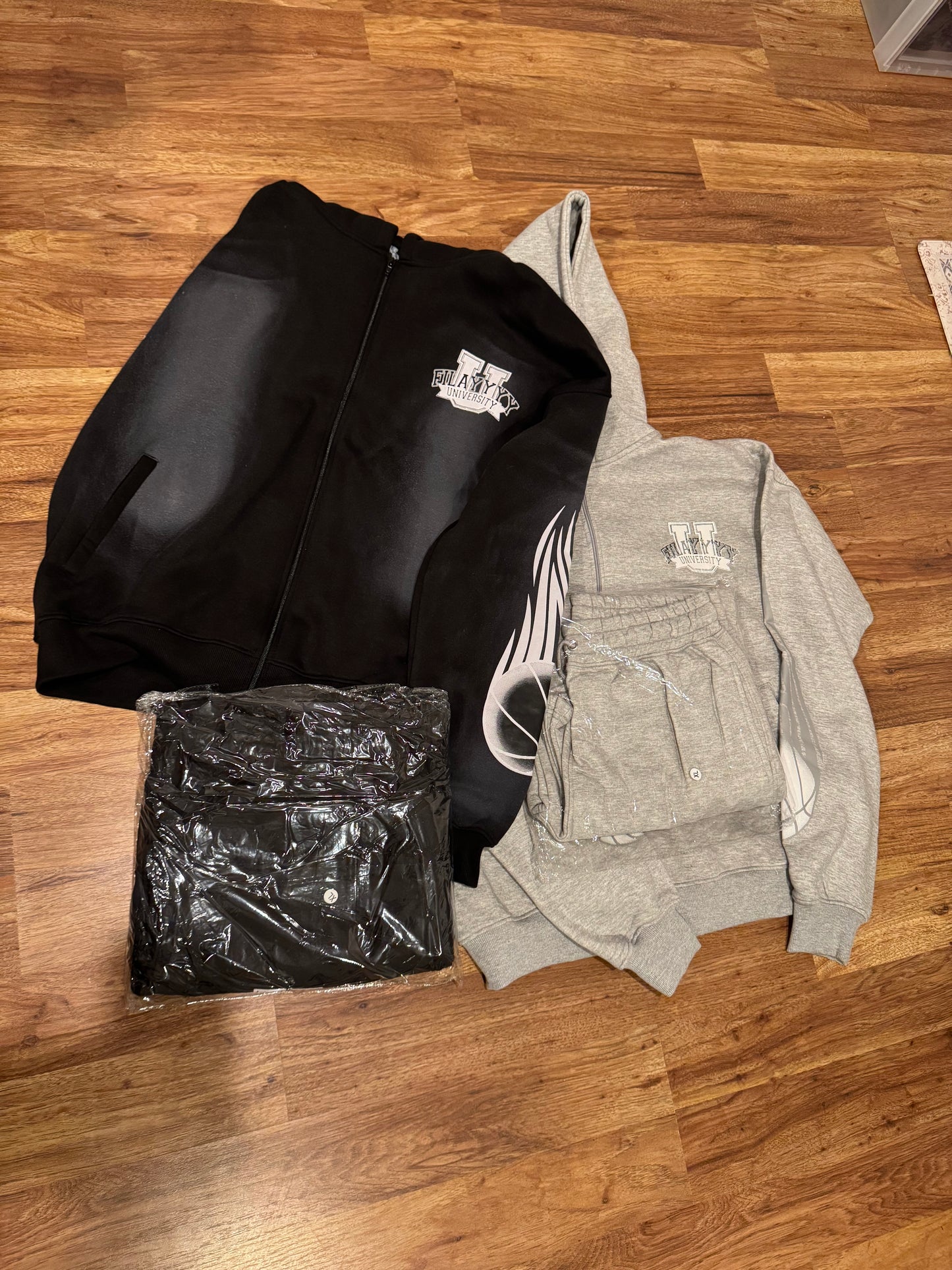 Lay U / Sweatsuit Full set